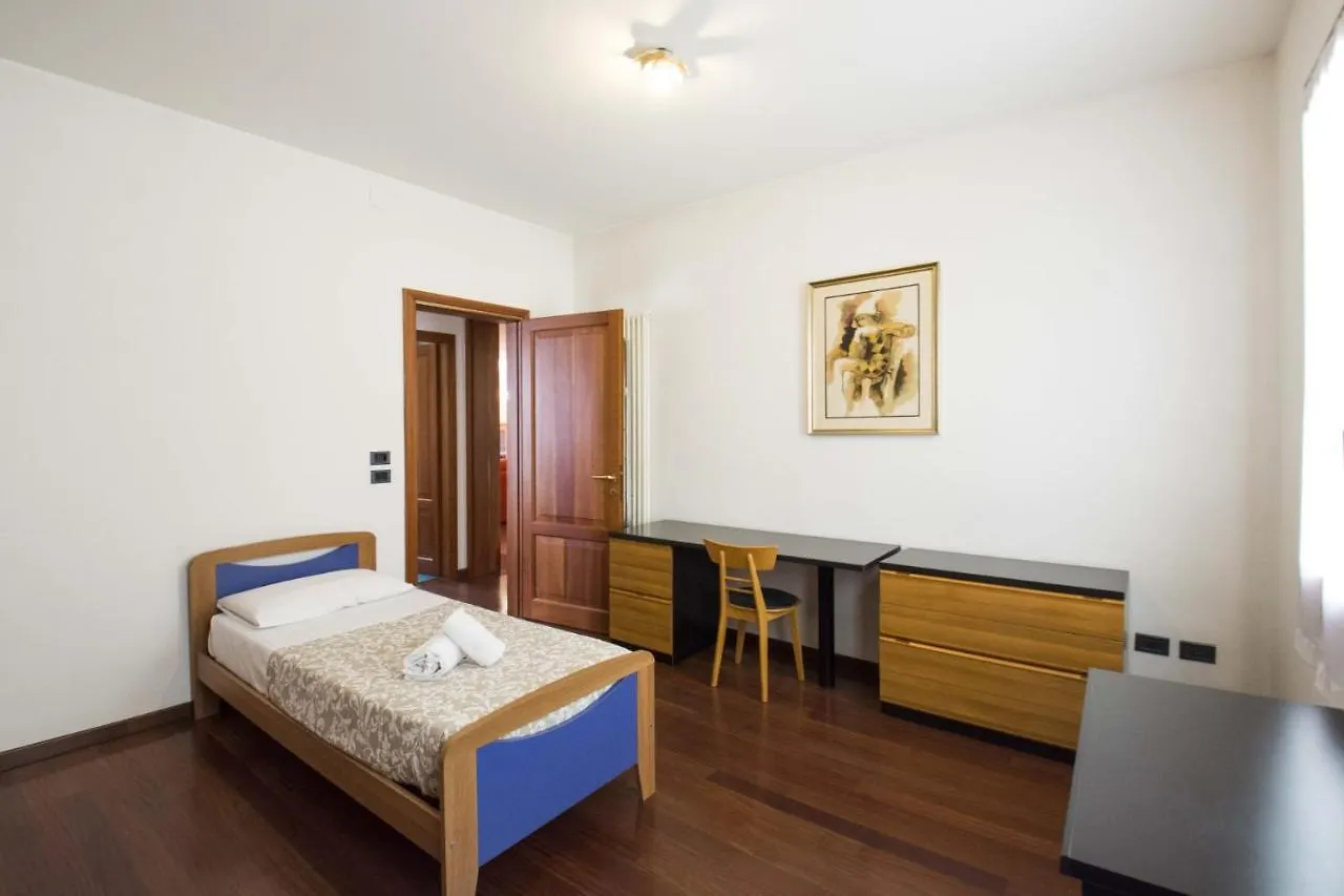 Apartment Suite San Barnaba Italy